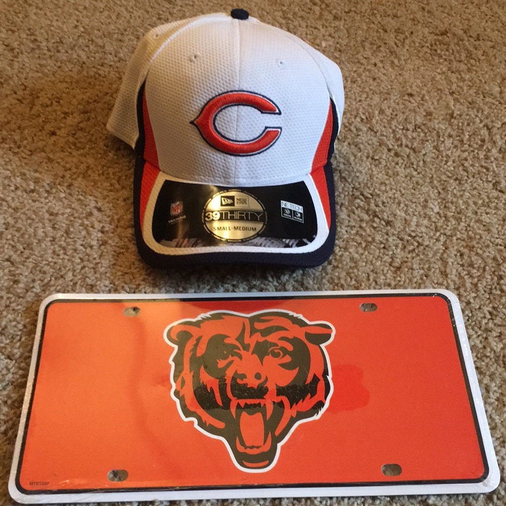 Chicago Bears hat and license plate cover